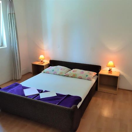 Cozy Apartments With Sea View Novi Vinodolski Luaran gambar