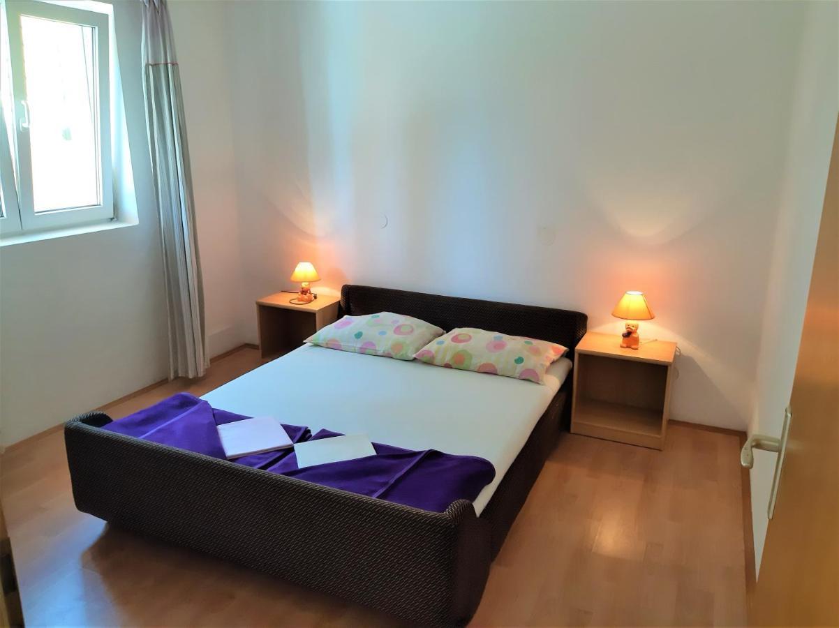Cozy Apartments With Sea View Novi Vinodolski Luaran gambar