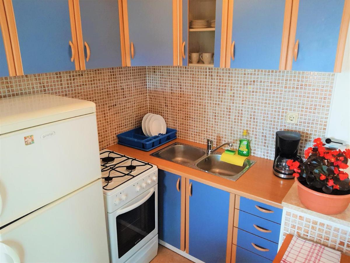 Cozy Apartments With Sea View Novi Vinodolski Luaran gambar