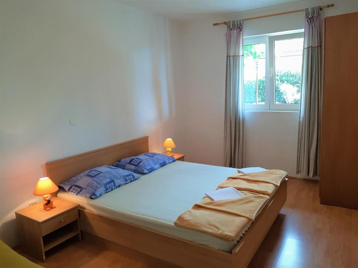 Cozy Apartments With Sea View Novi Vinodolski Luaran gambar