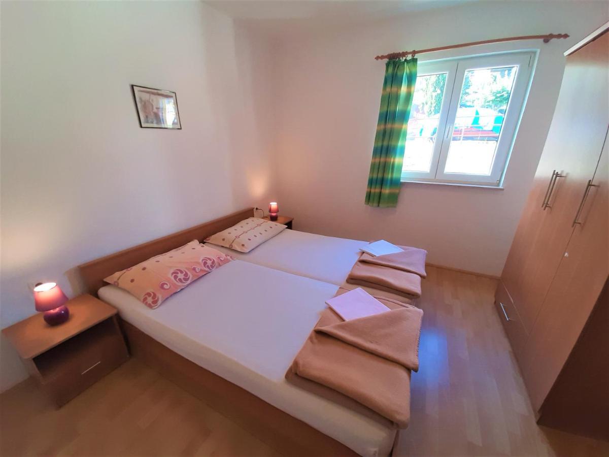 Cozy Apartments With Sea View Novi Vinodolski Luaran gambar