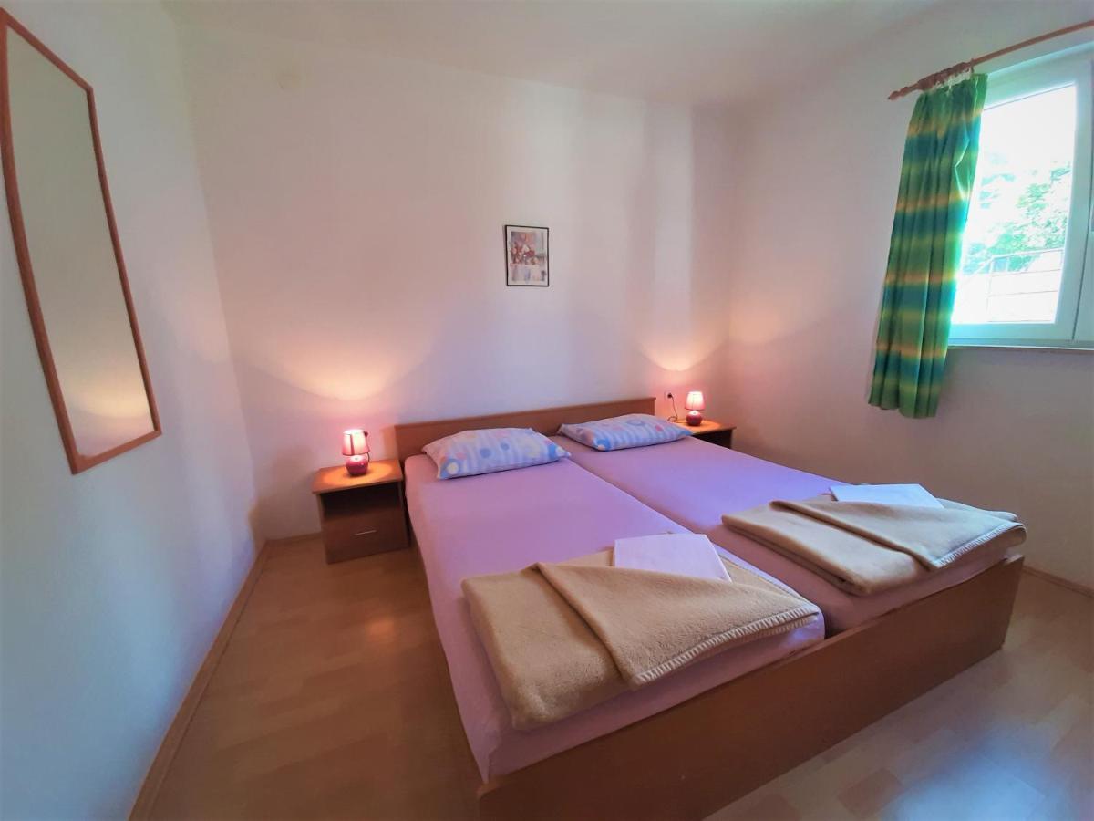 Cozy Apartments With Sea View Novi Vinodolski Luaran gambar